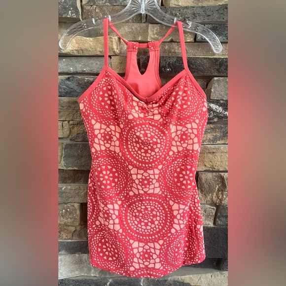 Lucy Athletic Top - Picture 1 of 10